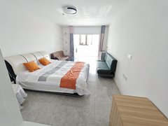 龙口东城区兰兴路龙族峰景,可短租公寓,拎包入住!东西齐全。保利利群170广场出租房源真实图片