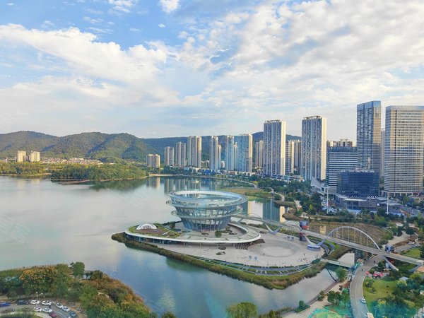 长沙岳麓梅溪湖南达美寰宇中心长沙顶流复式公寓!