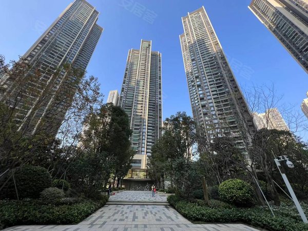 深圳龙华龙华中心区鸿荣源壹成中心璞誉府花园大社区,此小区2房全齐