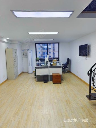 大行宫地铁口龙台国际大厦挑高户型多套出租出售欢迎咨询