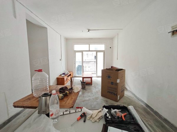 重庆巴南鱼洞回龙小区900租大山村轻轨站三房,可做员工宿舍,没有物业