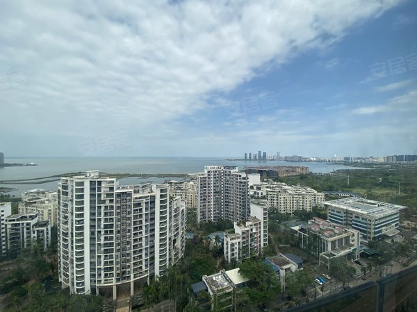 海口龙华滨海万绿园1号梦中情房!视野无遮挡!万绿园1号 豪华大四房 采光超棒 拎包出租房源真实图片