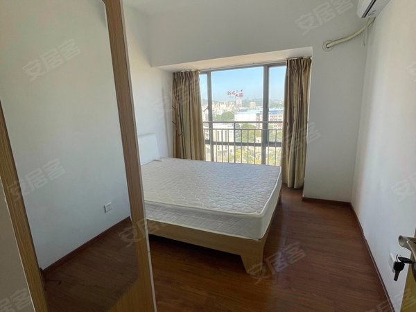 深圳龙华观澜湖润名苑汉开高中附近一房一厅,交通便利,户外方正,釆光