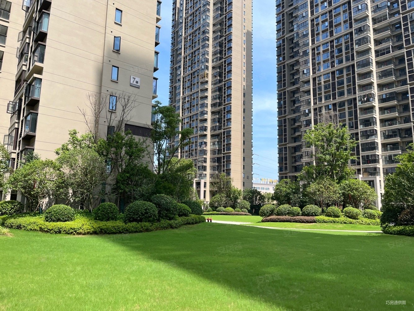 新力上园3室2厅2卫119.82㎡南北149万