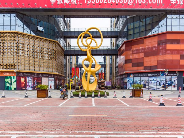 广州增城新塘奥园康威广场商住楼不要错过 奥园康威广场小区房 电7毛