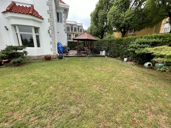 上海长宁天山西郊明珠苑西郊明苑别墅  超大花园 大气格局 自住装修