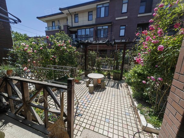 昆山花桥花桥新城国基城邦逸墅(别墅)前后院子带车库独门独院,使用