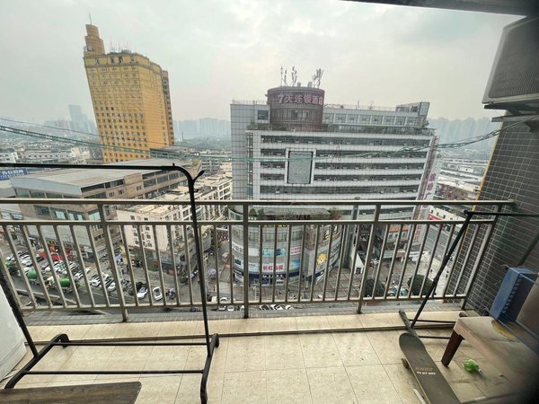 华阳缤纷广场近天府新区人民医院宝石花医院无中介可月付