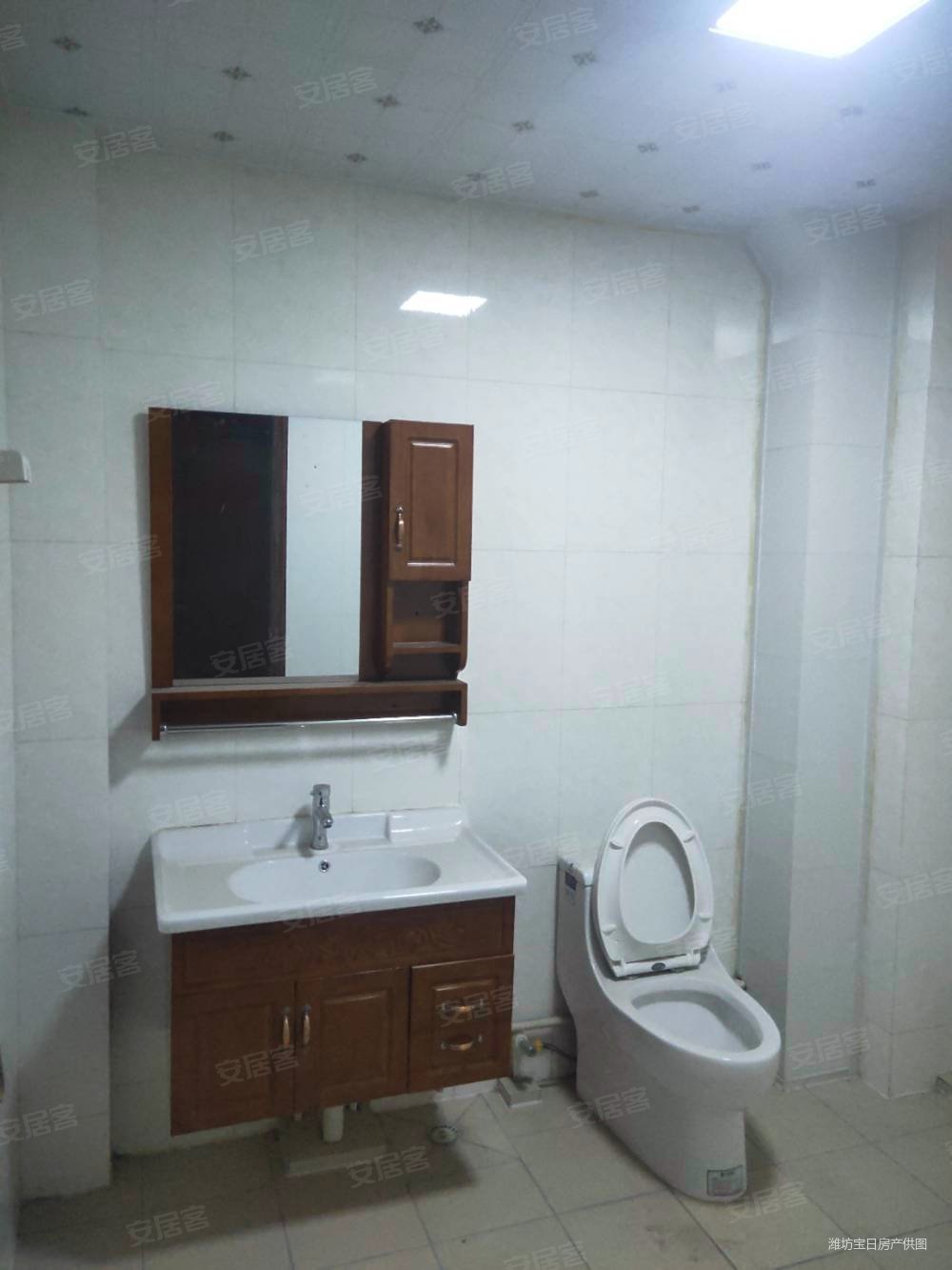 青云国际城3室2厅2卫143.56㎡南北79.9万