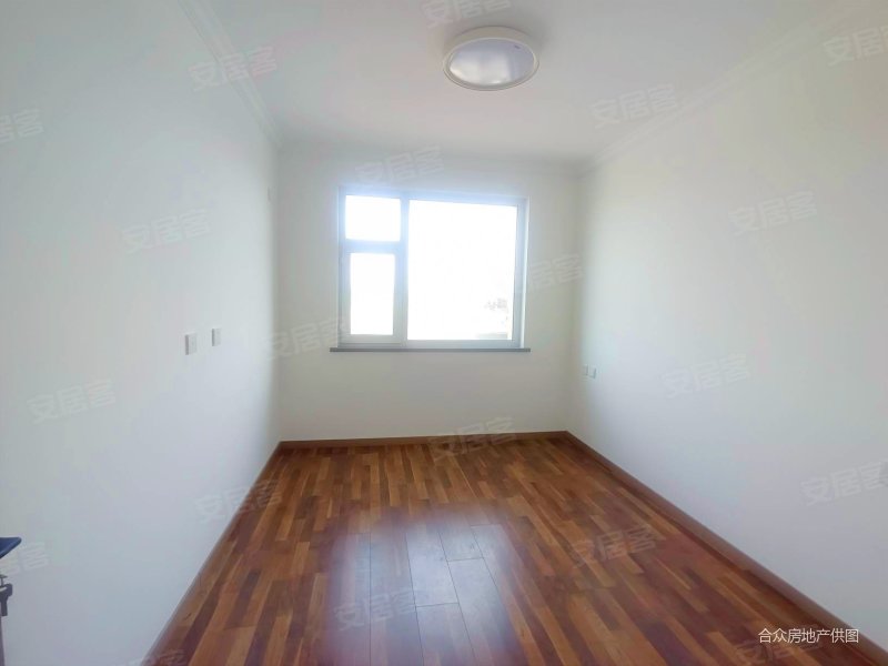 万龙西湖 八十七中 楼层好 采光好 临地铁 房主着急卖