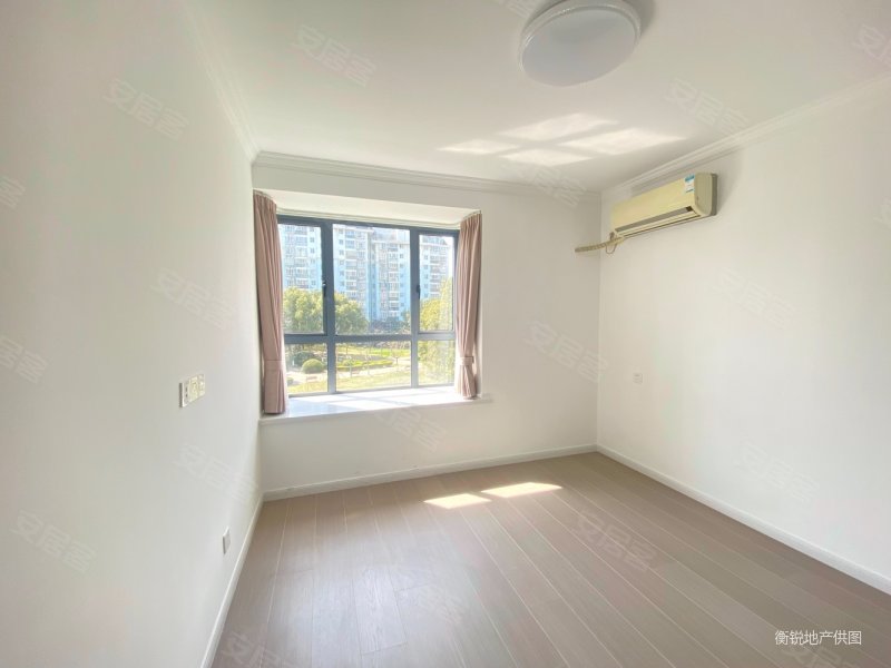 正规商品房三开间朝南 南北通透 精装修 双卫生间 满五 ,华亭新苑