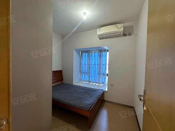 清远清城清城城区时代香海彼岸(清城区)1300元 精装干净3房 万达旁 香海彼岸南区 密码看房出租房源真实图片