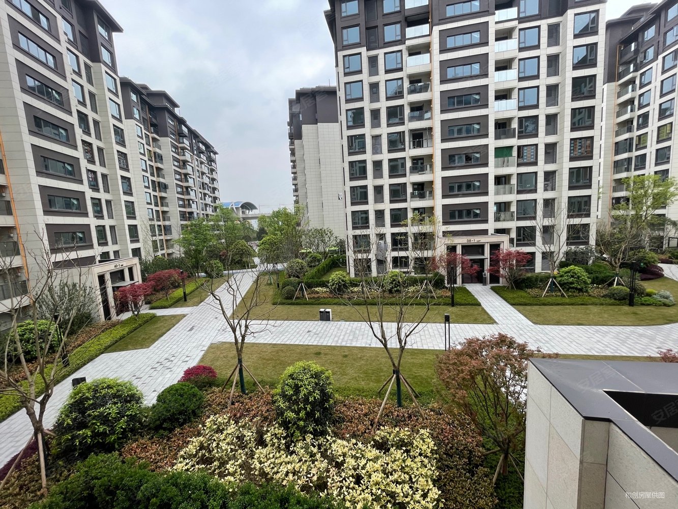 金牛区5号线地铁口中南樾府148平洋房中高楼层套4双卫