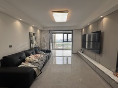驻马店驿城丹尼斯驻马店天花板 世和府大黑牛沙发 全景窗双阳台品牌家电高端物业出租房源真实图片