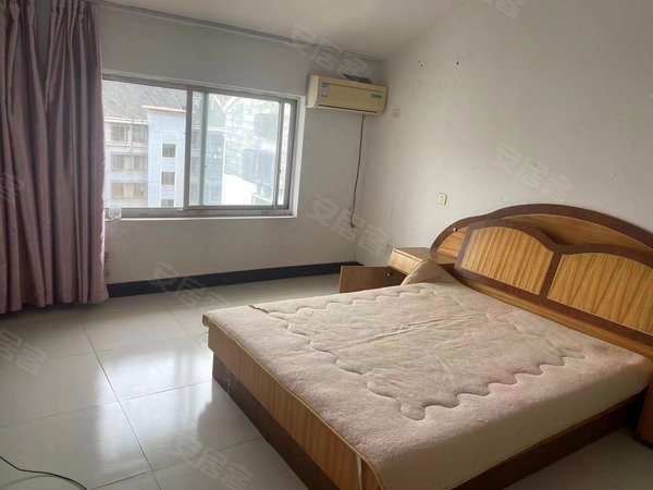 无锡宜兴新街新城苑(宜兴)新城苑6楼阁楼 2室2厅,1200元到1300月元