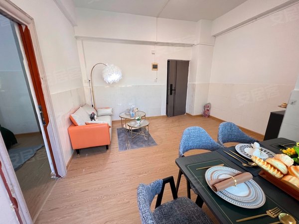 深圳龙岗坂田和磡村五和地铁口 和磡村光雅园一房一厅大阳台 押一付一