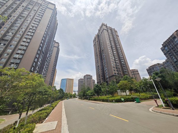 昆明呈贡老县城惠景园月租金1800元|惠景园精装两室|带家具家电带车位