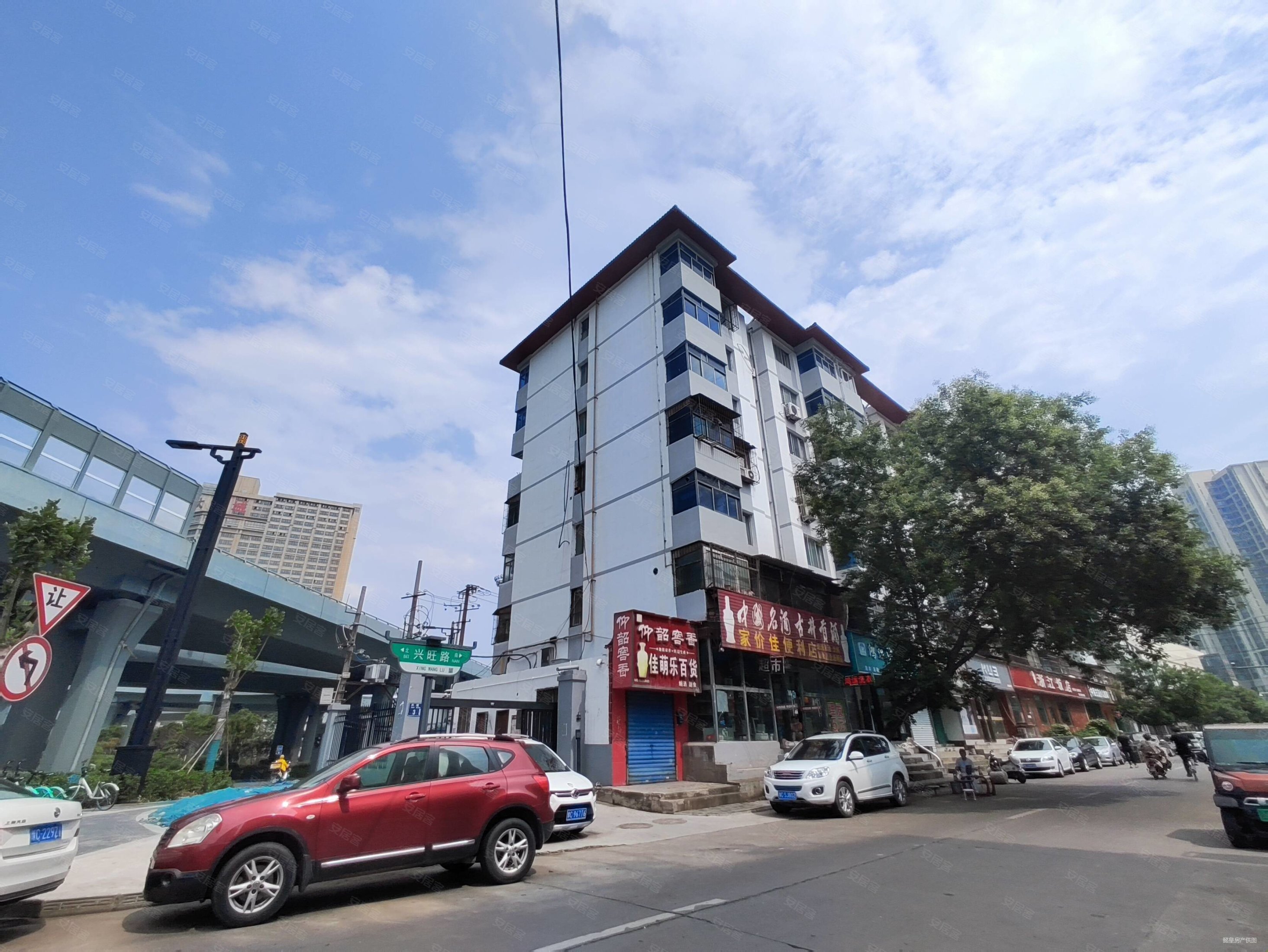 新上纱厂路地铁口周城小区通透两室有钥匙随时可以看