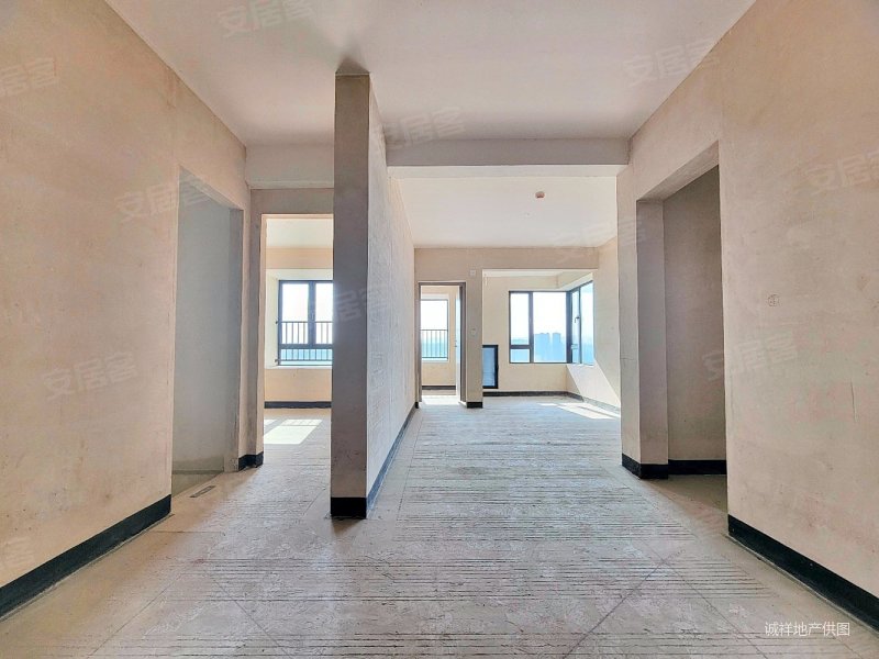 龙湖森镜次新小区楼层不错物业不错