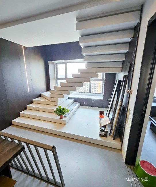 空港绿城一期精装修顶跃