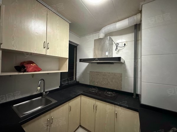 塘栖嘉凯城对面 三中旁 精装修 电梯房 2100月免物业费