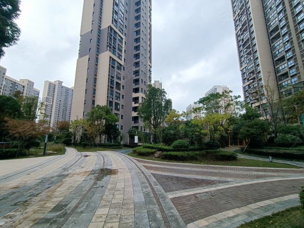 上海嘉定嘉定新城风荷丽景尚城(中区)南北通透 边套采光无遮挡 配置