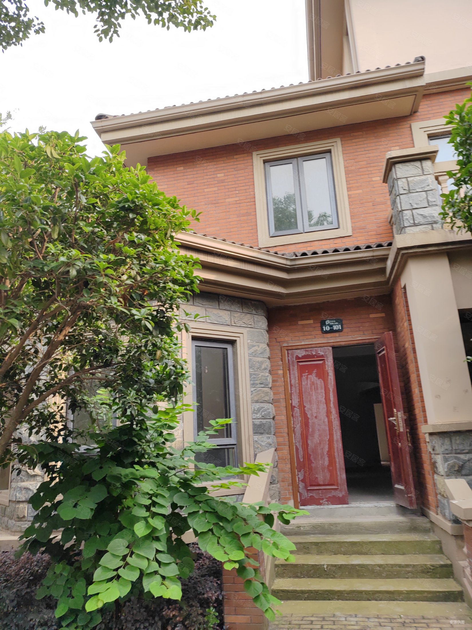 美林湖(别墅)5室2厅4卫640㎡南北1800万