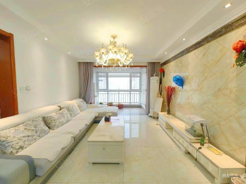 无个税 李村河畔 巨峰路 万达悦公馆 精装套三23楼 采光好