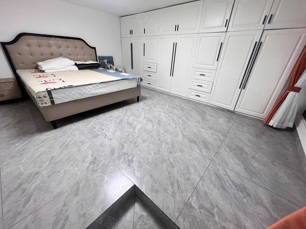 三亚吉阳商品街总统公寓市中心复式豪装首租!可长租或短租!随时看房!