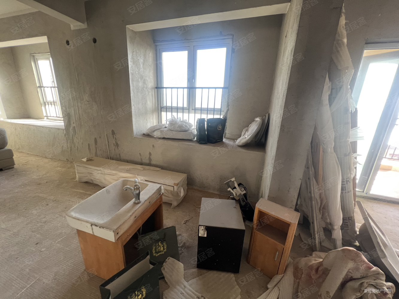 中冶黄石公园3室2厅2卫134.41㎡南北68万