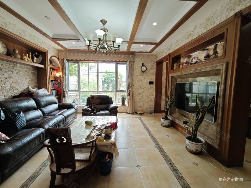 远洋假日叠拼别墅一前后带大院三室两厅两卫豪华装修上下200平