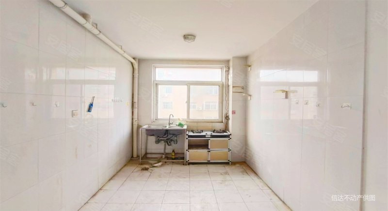 新出 龙山小区 8年房龄 地暖 中间楼层 单价4600