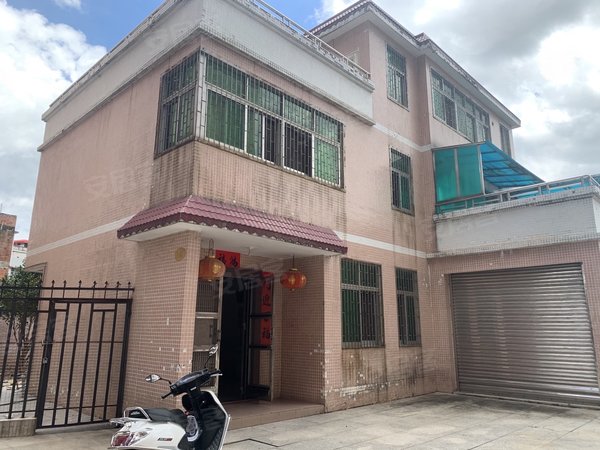 国贸花园别墅1到3层六房三厅带大车库带后花园带全套家私家电