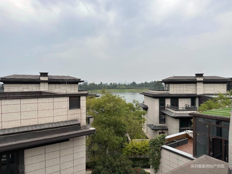 6室2厅3卫,保利湖心岛观湖苑贰二手房,270万,6室2厅,3卫,148平米-成都