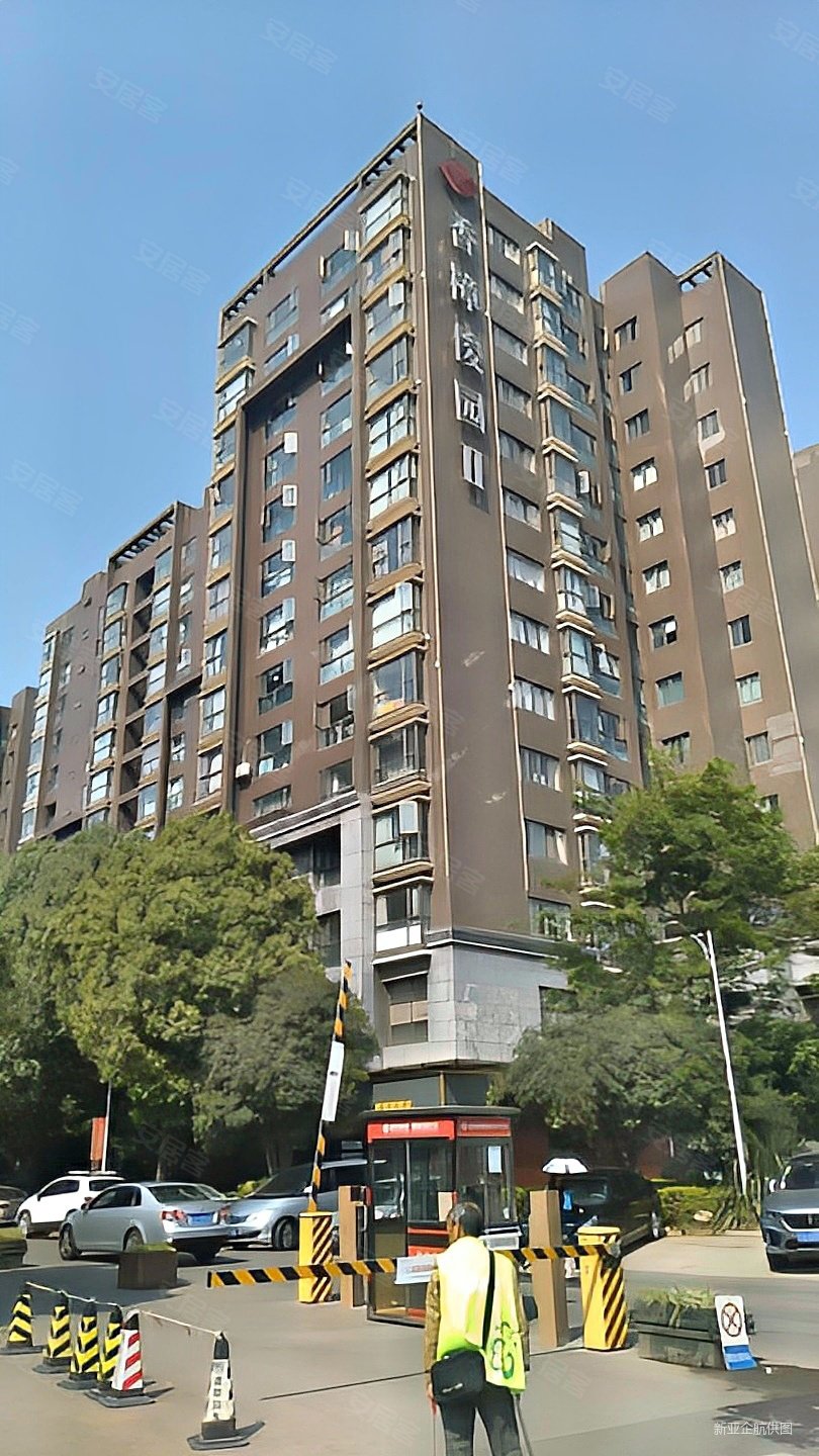香樟俊园132平吴井路东西4房精装208万13楼