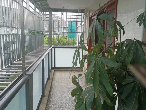 深圳宝安西乡中粮澜山整租i中粮澜山 南北通透大四房 看房方便 价格可