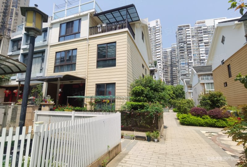 联排别墅带很大地下室地库双车位五四北泰禾广场一侧