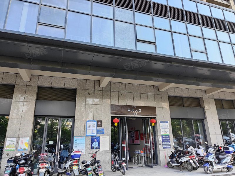 京商商贸城(j区) 近地铁 高楼层采光充足 有电梯 交通便利