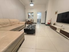 东海东海市区中央广场四中路，百盛居旁边，一楼带院子，两室双阳台，有燃气出租房源真实图片