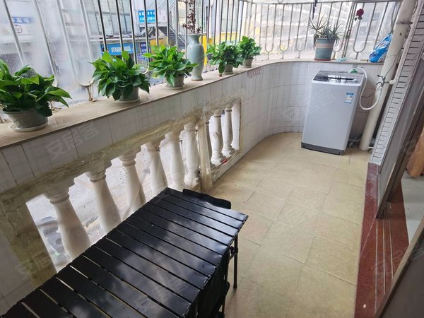 深圳宝安宝安中心区海韵花园上新房源 5号线翻身地铁精装大两房家私全