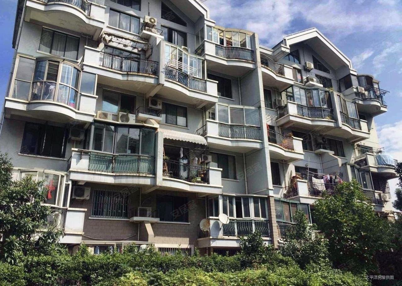 江南苑3室2厅2卫133.86㎡南北820万