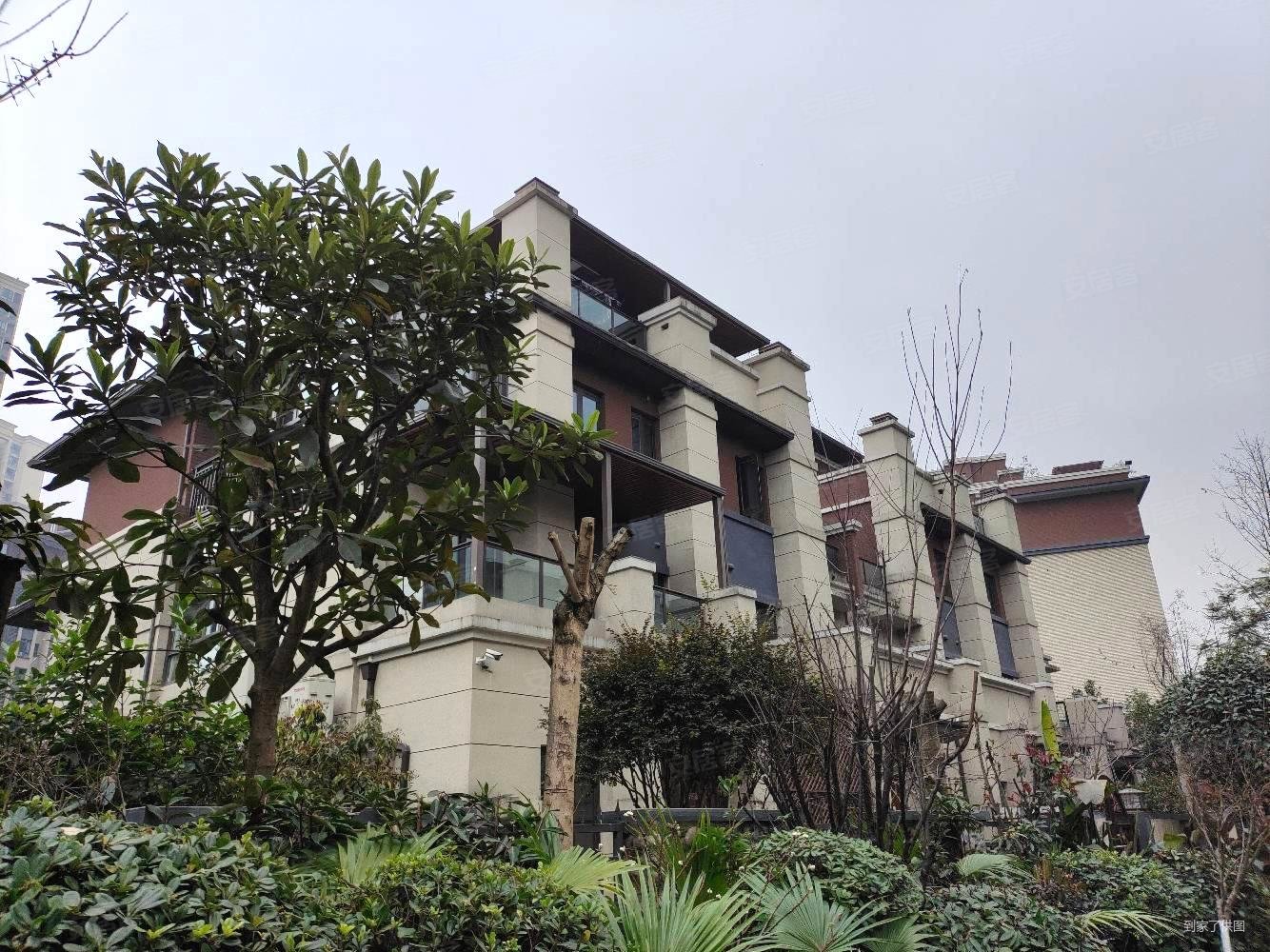 龙头寺 招商雍华府 端户联排别墅,3轻轨环绕,200平大花园