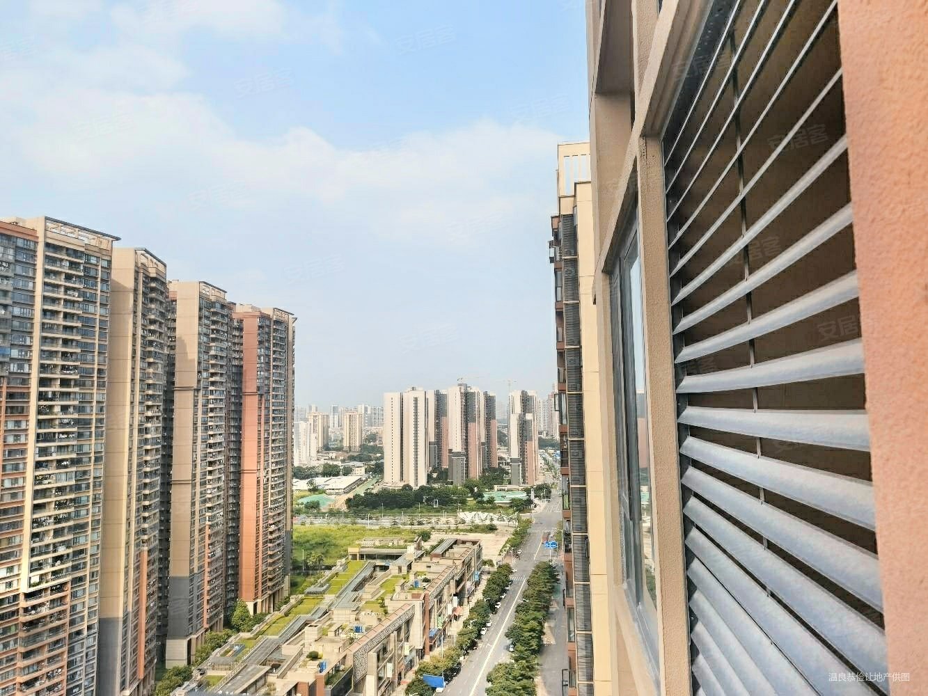 新鸿基泷景八期