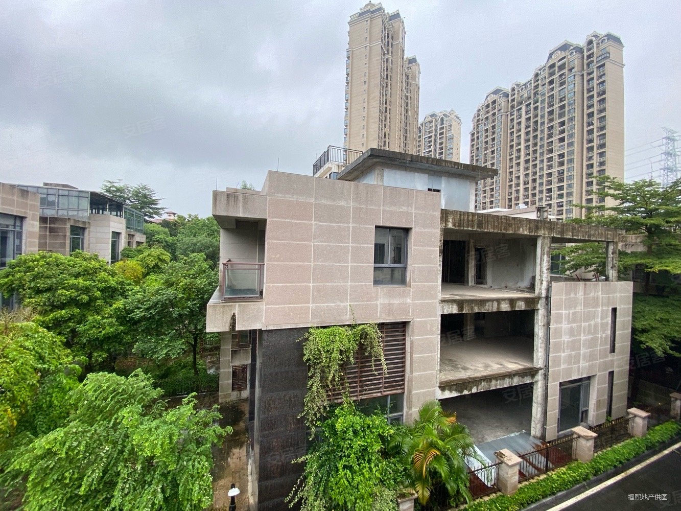 拎包入住实用1000平,全屋豪装,满五 ,一步深圳急售,观澜碧桂园(别墅)