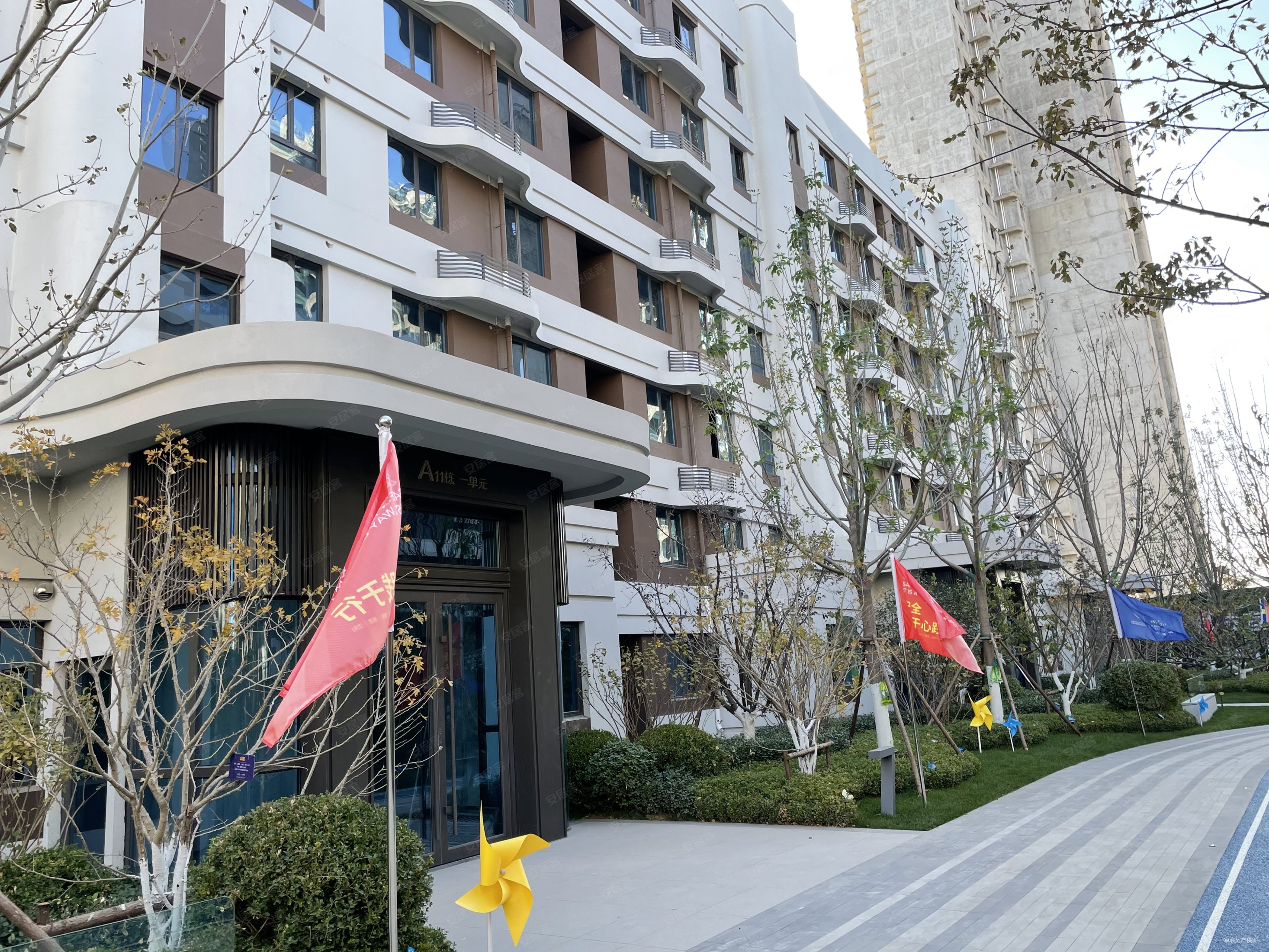 芝罘区四室两卫电梯洋房市中心好位置