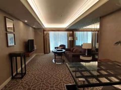 北京东城王府井东方广场附近公寓出租 精致装修 游泳池健身房配套 交通便利出租房源真实图片