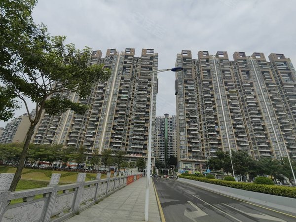 深圳光明公明楼村花园(二期)楼村花园小区 三房朝南  周边配套齐全