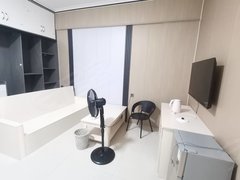 博白博白城区城区出租绿洲一品附近，精装一房一厅，半年起租租金1080元月出租房源真实图片