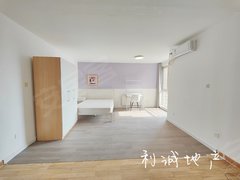北京朝阳太阳宫金星园板楼正南两居室，又车位可以长租，有钥匙随时看房。出租房源真实图片