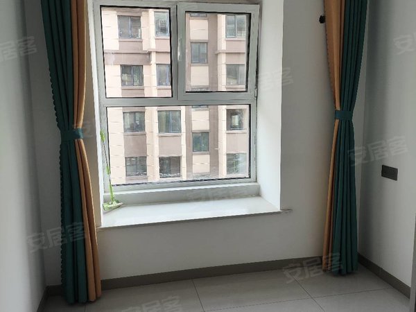 青岛平度市政府东窝洛子社区广州路小学北,东窝洛子,3楼,90平,精装修